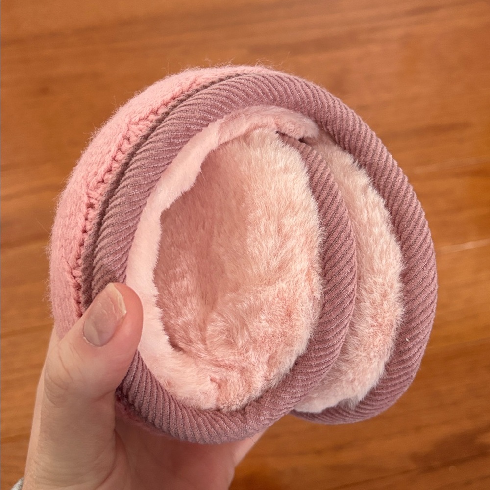 Pink earmuffs. - Picture 4 of 4